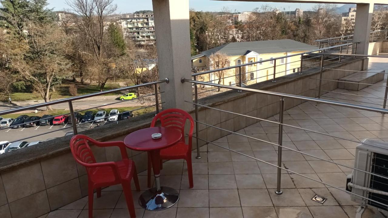 Стая За Гости Пентагона Kŭrdzhali Exterior foto